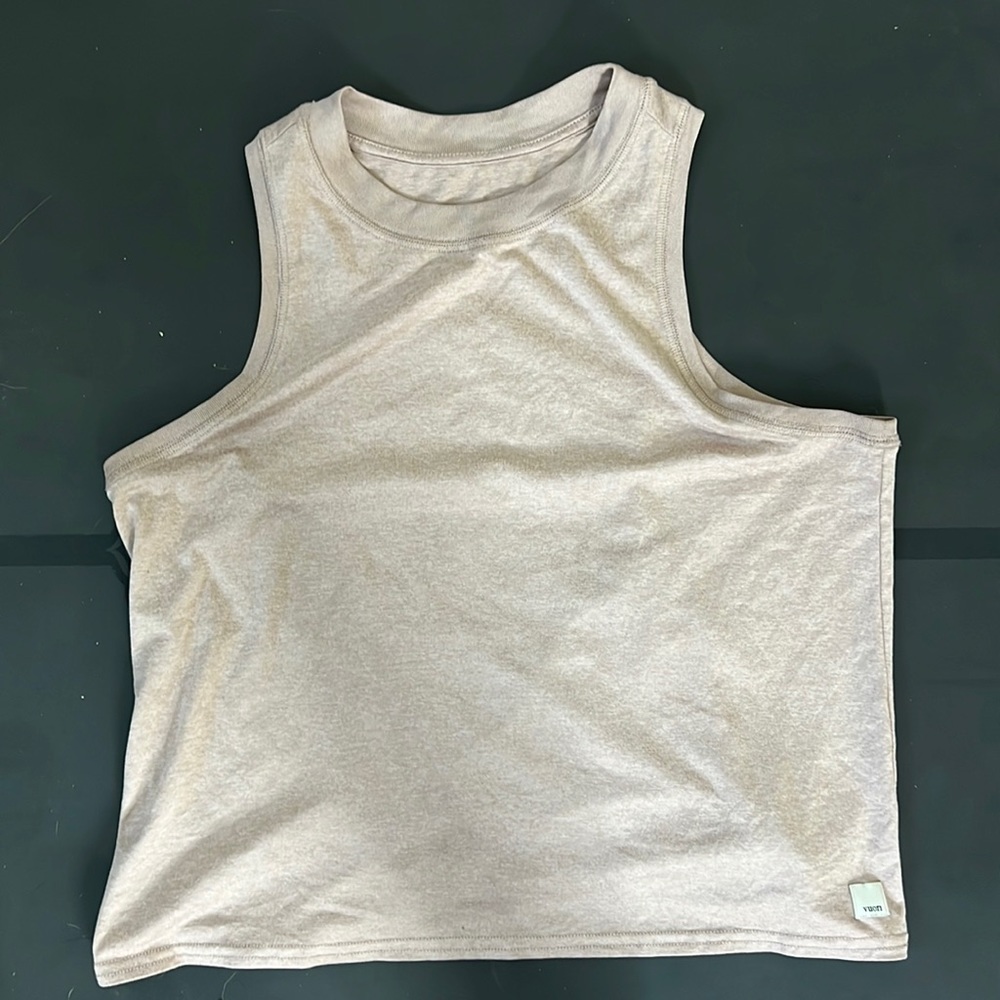 Vuori Energy Tank, Small, Heathered Shell, EUC